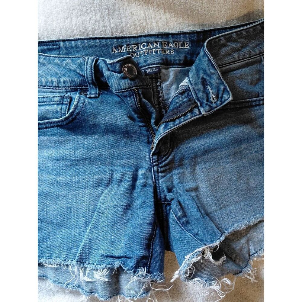 American Eagle Outfitters Stretch Frayed Denim Shorts Women 6 Blue Distressed